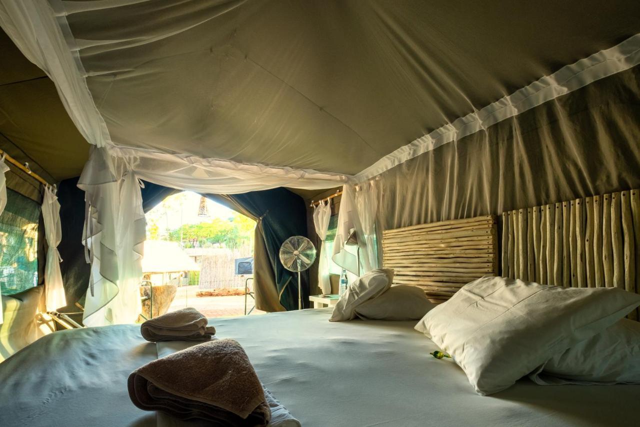 Urban Camp Hotel วินด์ฮุก ภายนอก รูปภาพ