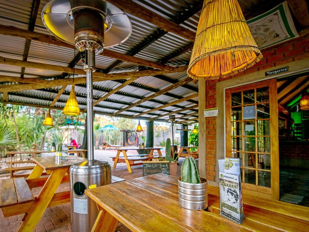 Urban Camp Hotel วินด์ฮุก ภายนอก รูปภาพ